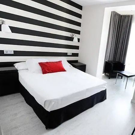 Domus Hotel *