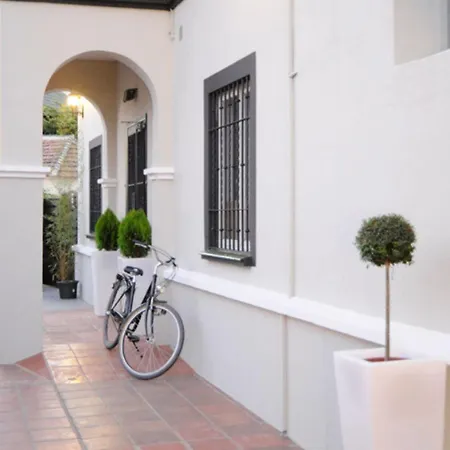 Hotel Domus *